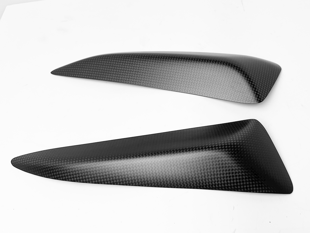 COPPIA COPRI SPIGOLI SERBATOIO PARASIGOLI PROTEZIONE IN CARBONIO | DUCATI PANIGALE V4 / V4S / V4R / Tricolore 2025