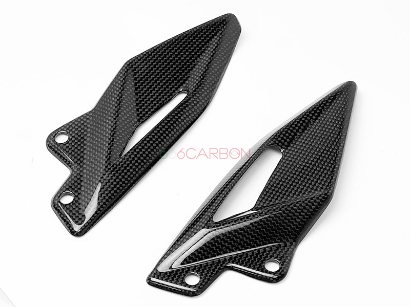 PAAR AUTOKLAVE CARBON-FUSSRASTEN-FERSENSCHUTZ FÜR TRIUMPH STREET TRIPLE 765 MOTO2 2023 2024 2025