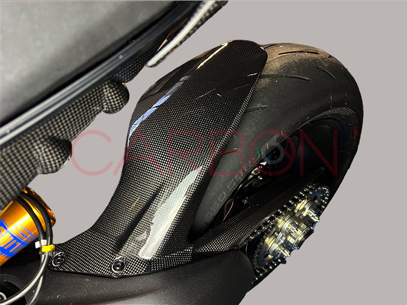 GUARDABARROS TRASERO CON CUBRE CADENA DE CARBONO DUCATI STREETFIGHTER V4 2020 / 2021 / 2022 / 2023