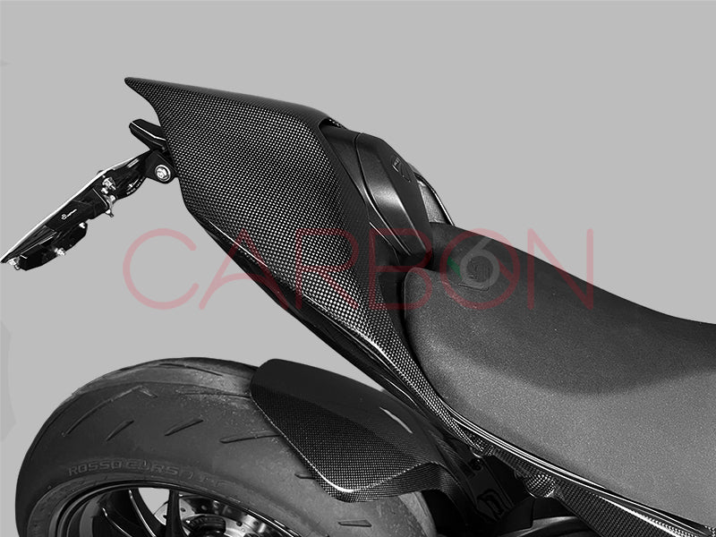 GUARDABARROS TRASERO CON CUBRE CADENA DE CARBONO DUCATI STREETFIGHTER V4 2020 / 2021 / 2022 / 2023