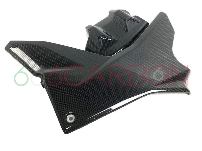 PANELES DE CARENADO LATERALES BAJO DEPÓSITO CARBONO DUCATI MULTISTRADA V4 2021 / 2022 / 2023