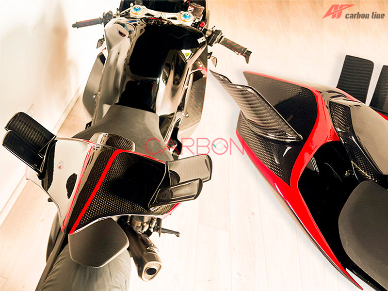 REAR AERODYNAMIC FLAPS / FINS / WINGS / BLADES GP STYLE IN AUTOCLAVE CARBON FIBER FOR TAIL | DUCATI PANIGALE V2 / V4 / V4S / V4R AND STREETFIGHTER V2 / V4 2018 - 2024