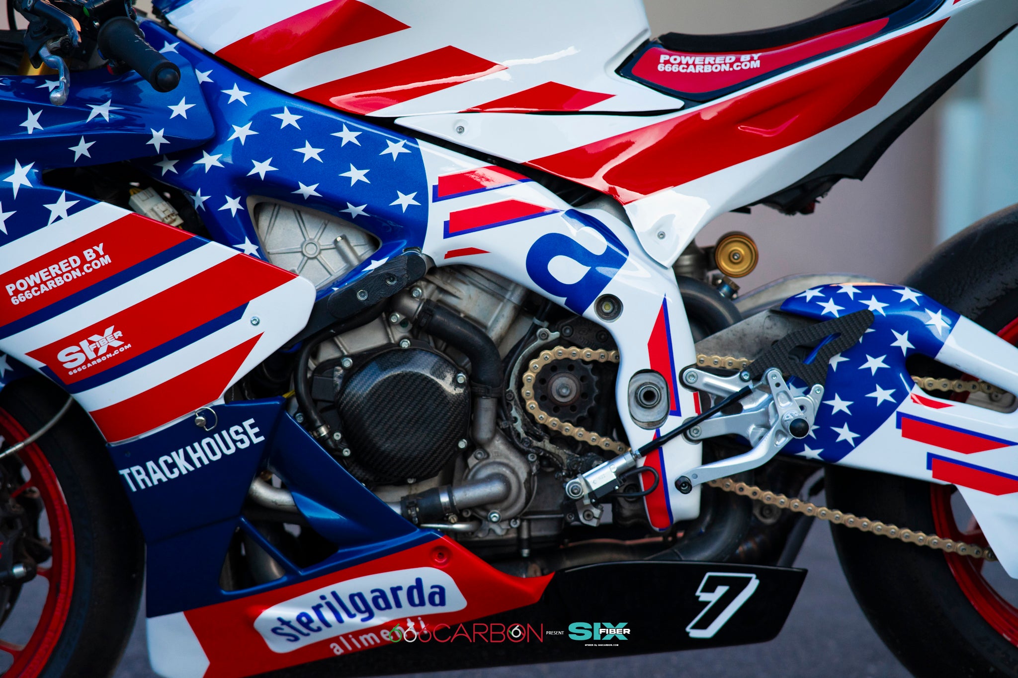 CUBIERTAS GRANDES DE CHASIS DE CARBONO PINTADO APRILIA RSV4 2009-2024 / TUONO V4 2010-2025