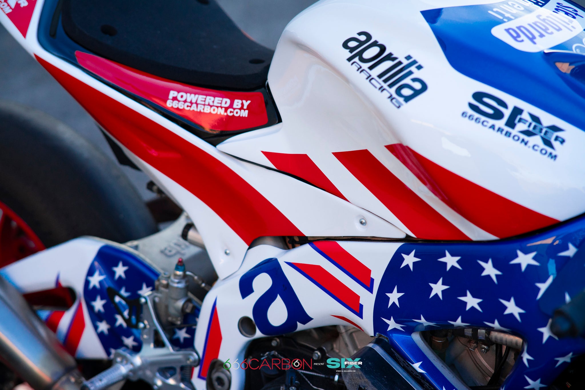 KIT CARENA COMPLETA IN SIXFIBER + ACCESSORI | VERNICIATA REPLICA TRACKHOUSE MOTOGP PER APRILIA RSV4 1100 2015 - 18 E 1100 2019 - 20
