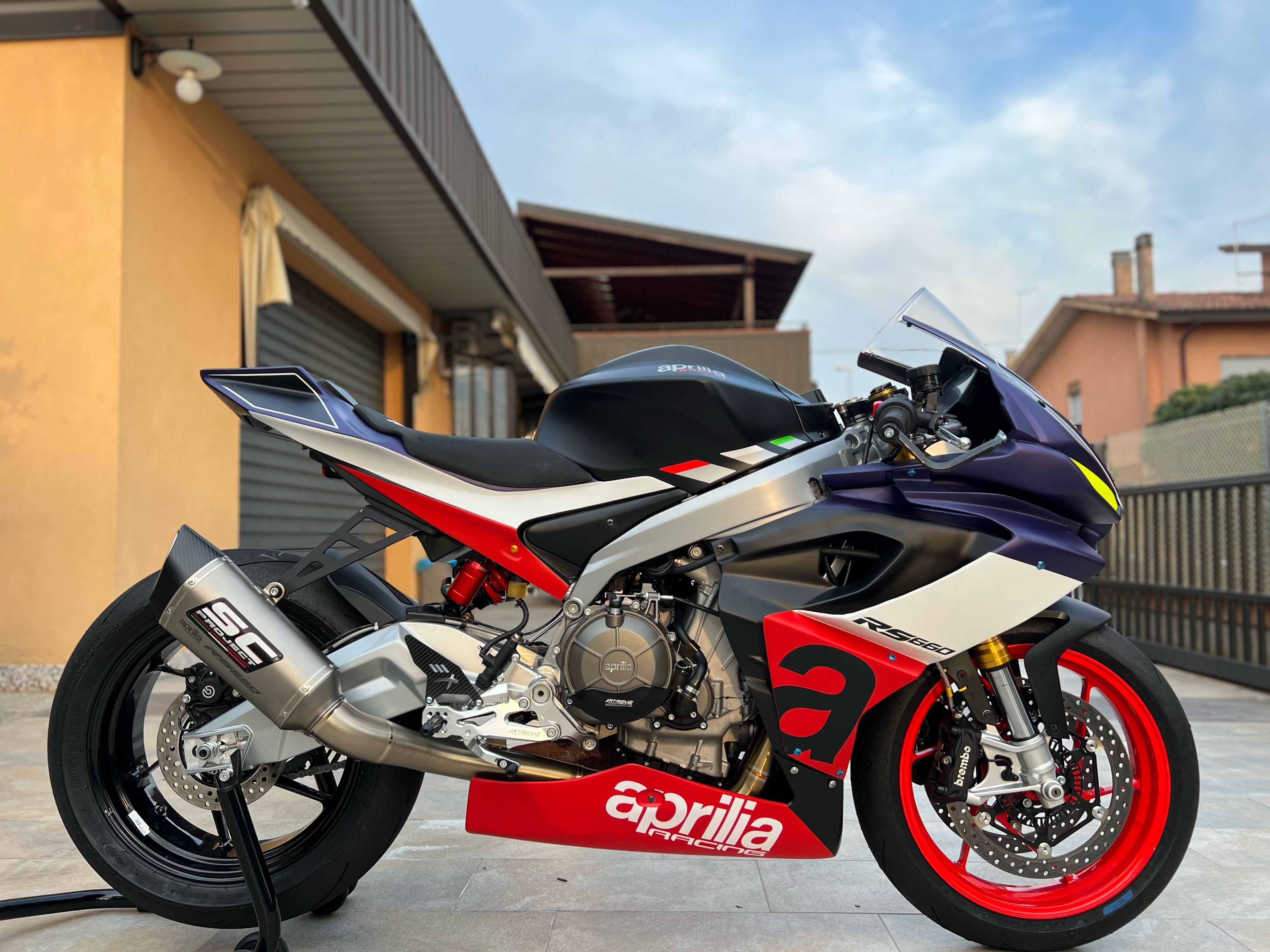 KIT CARENA COMPLETA RACING SIXFIBER APRILIA RS 660 2022 2023 2024 VERNICIATA REPLICA RSV4 XTRENTA