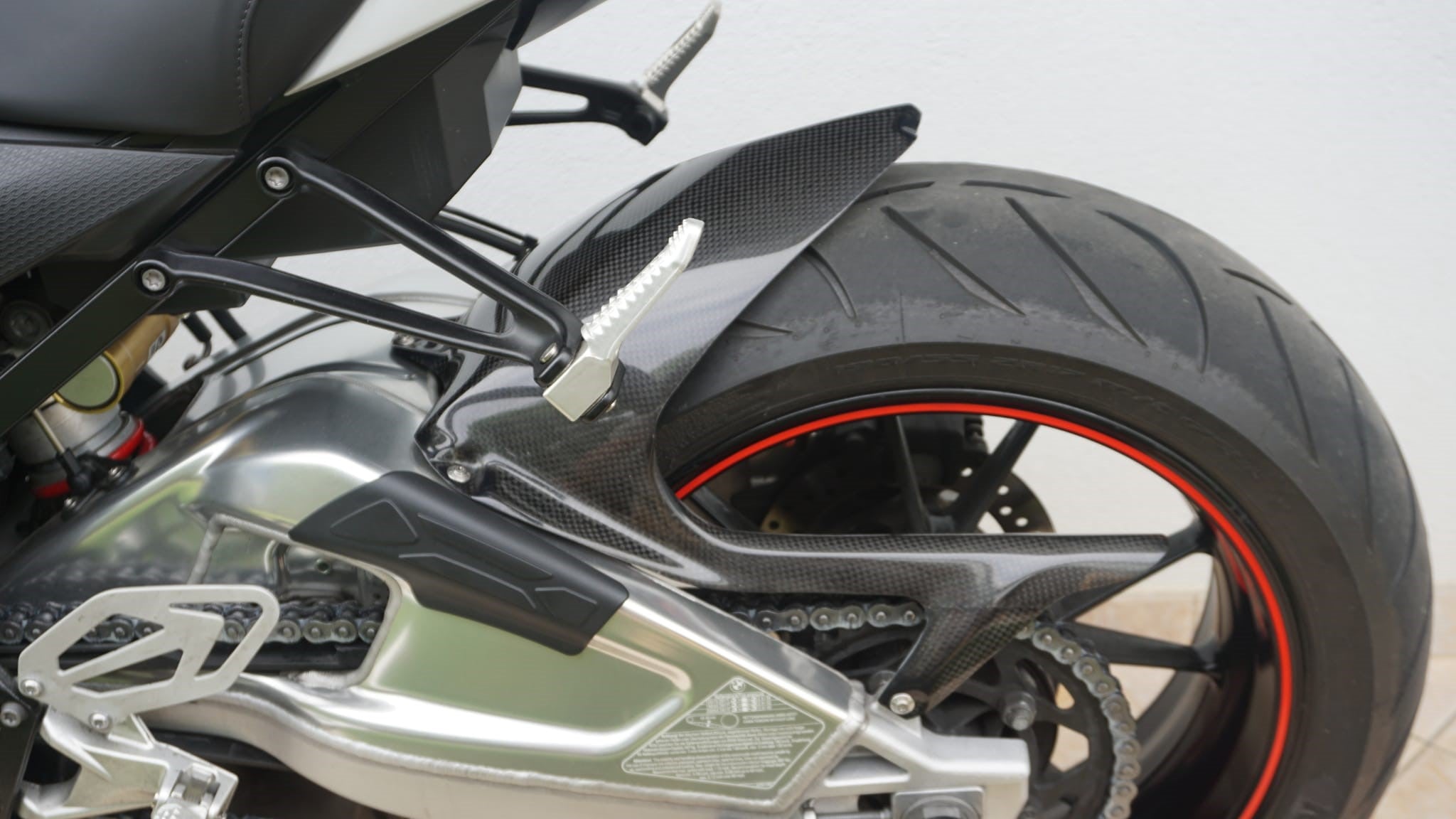 GUARDABARROS TRASERO CON CUBRE CADENA DE CARBONO BMW S1000RR 2009-2018 - S1000R NAKED