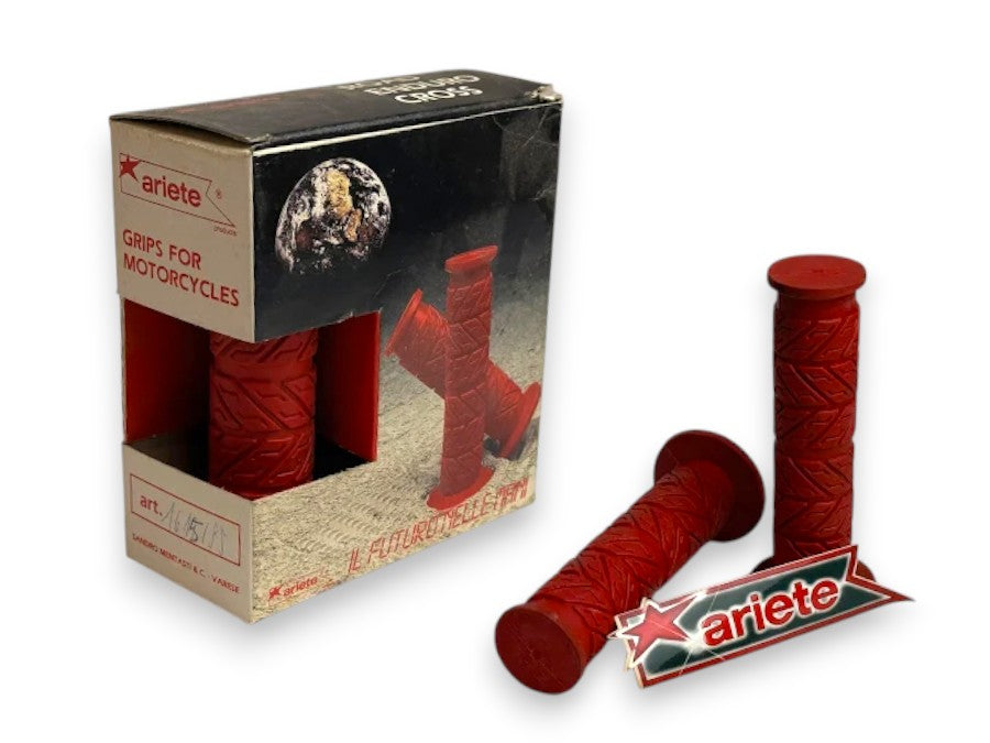 Coppia manopole gomma rosse Ariete 1615/V per moto e scooter manubrio 22 mm