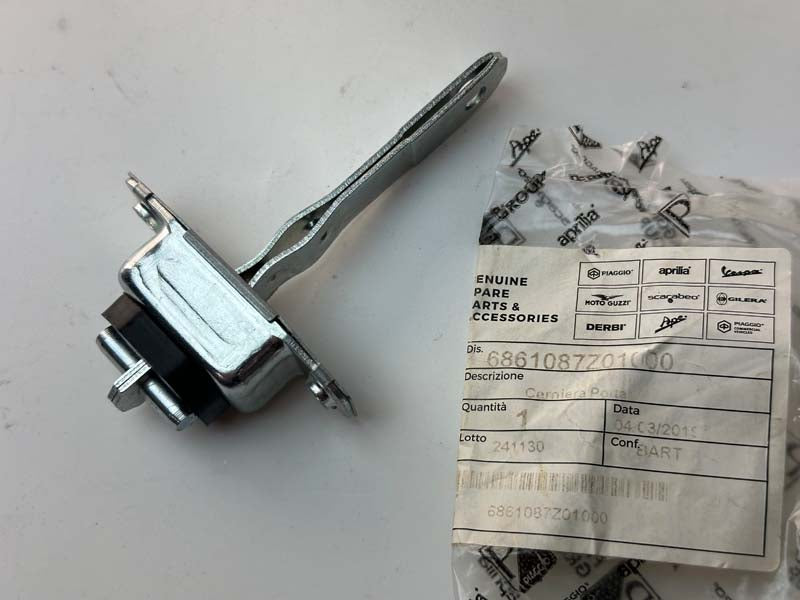 Piaggio Porter/Quargo door limit hinge 6861087Z01000