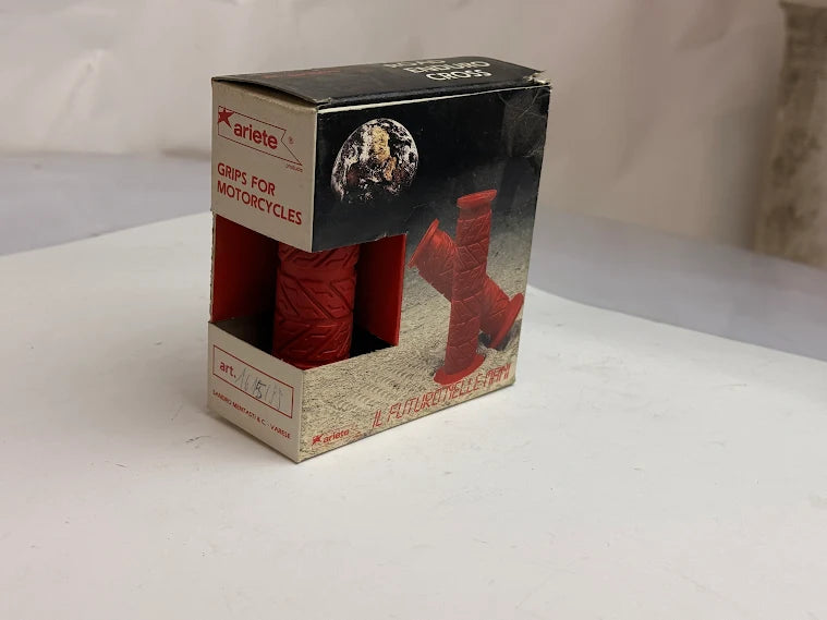 Coppia manopole gomma rosse Ariete 1615/V per moto e scooter manubrio 22 mm