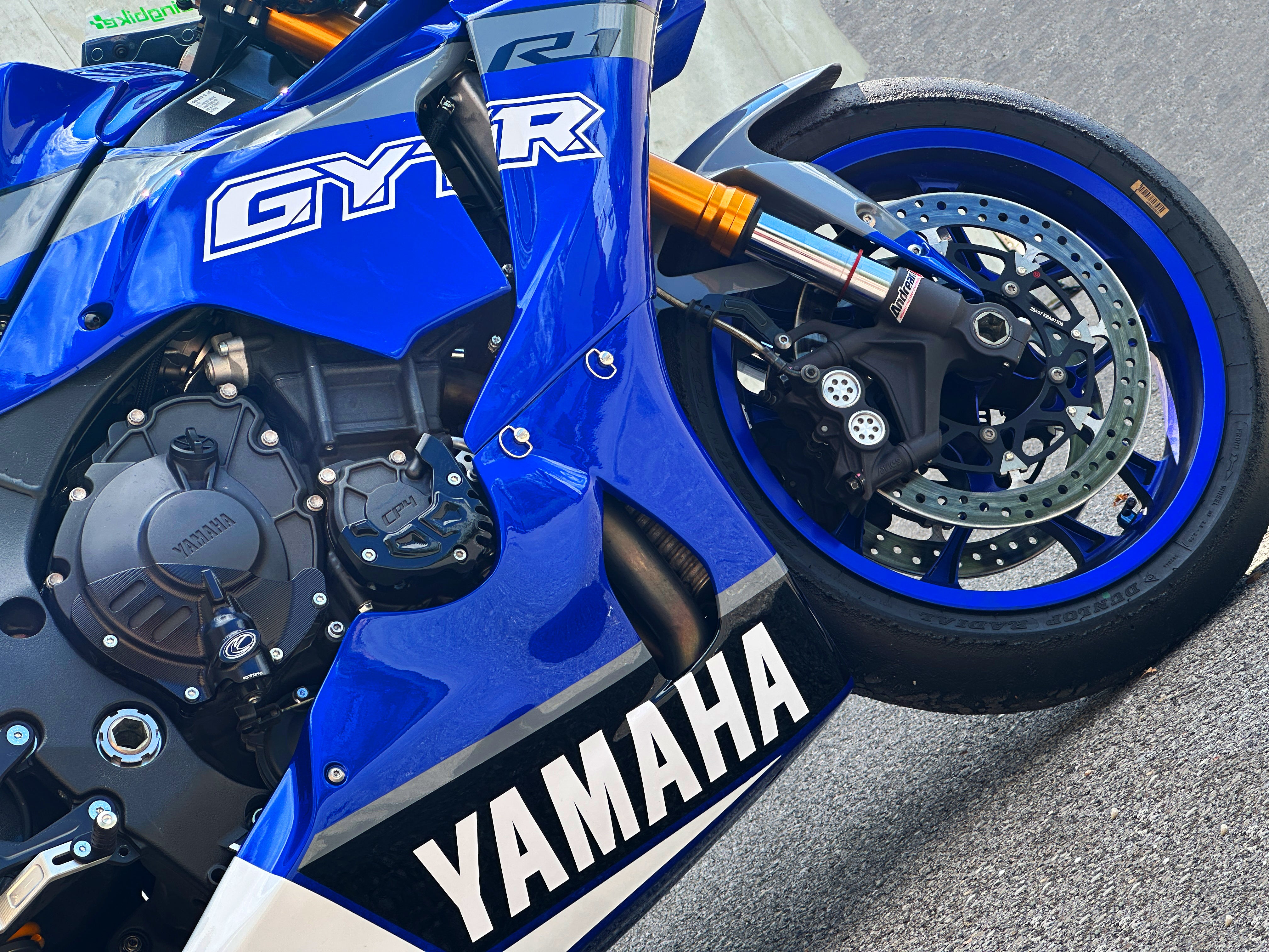 KIT CARÉNAGE COMPLET SIXFIBER RACING YAMAHA YZF R1 2020 2021 2022 2023 2024 2025 & R1 M REPLICA GYTR BLEU GRIS BLANC NOIR